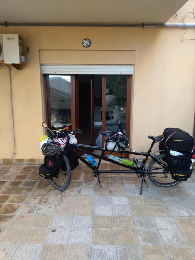 Callipigia Marsala Habitación foto